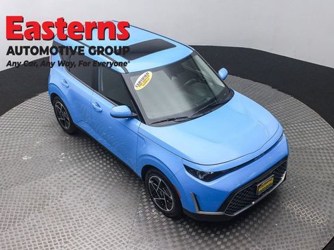 Used 2023 Kia Soul EX FWD image 3