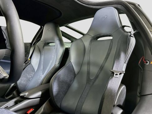 Used 2025 McLaren 750S RWD image 16