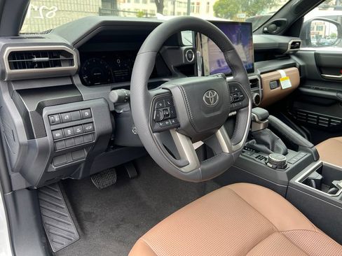 New 2026 Toyota 4Runner Limited AWD/4WD image 10