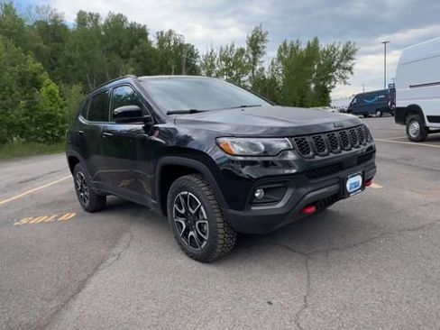 New 2026 Jeep Compass Trailhawk AWD/4WD image 2