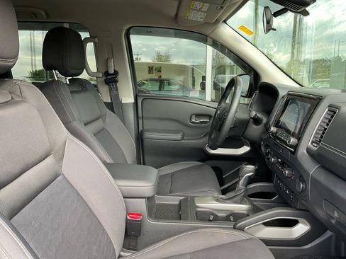 Used 2023 Nissan Frontier SV w/ SV Convenience Package AWD/4WD image 32