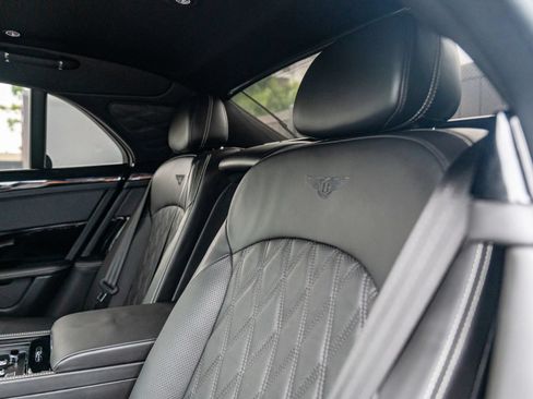 Used 2017 Bentley Mulsanne RWD image 21