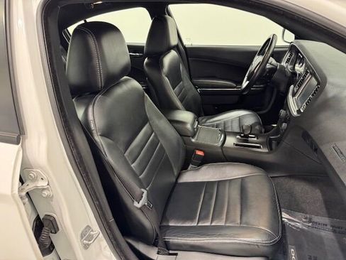 Used 2014 Dodge Charger SXT Plus image 28