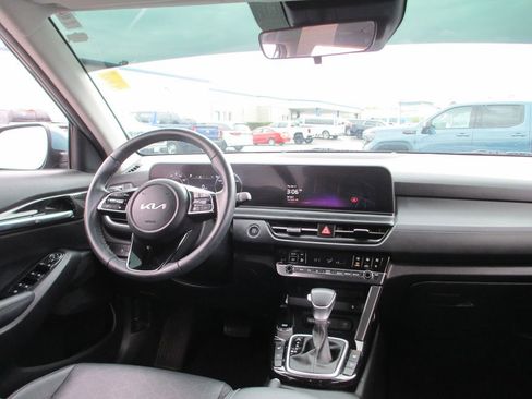 Used 2024 Kia Seltos EX image 22