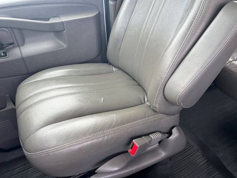 Used 2019 Chevrolet Express 3500 LS RWD image 21