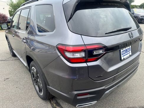 New 2026 Honda Pilot Touring image 4