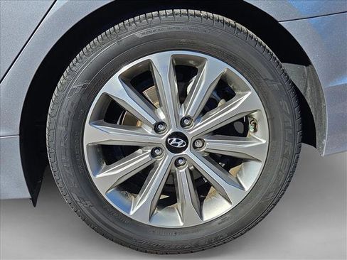Used 2016 Hyundai Sonata Limited w/ Option Group 05 image 19