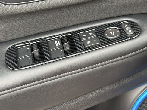 Used 2021 Honda HR-V Sport image 25