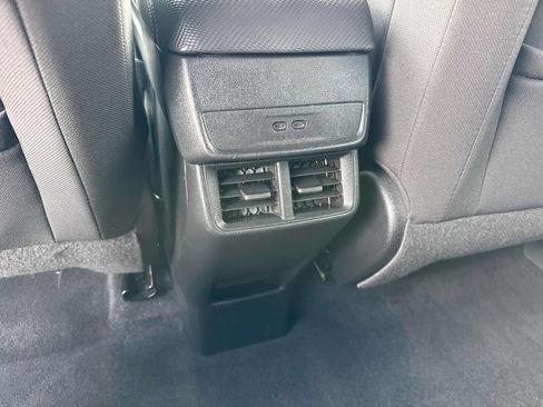 Used 2025 Chevrolet Equinox LT AWD/4WD image 14