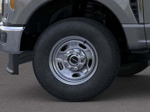 New 2025 Ford F350 XL w/ XL Chrome Package image 19