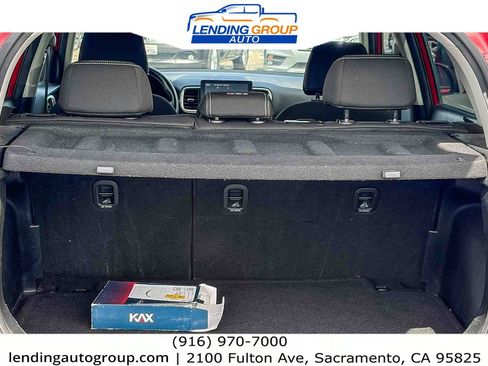 Used 2022 Hyundai Venue SEL FWD image 25