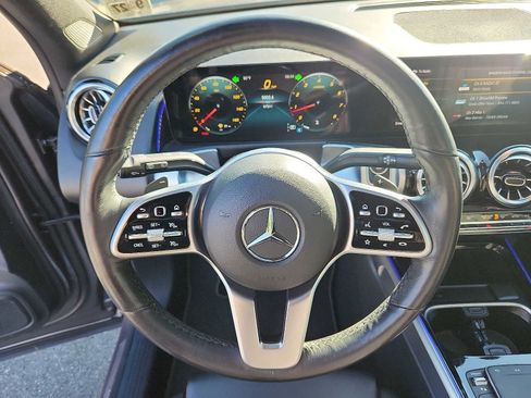 Used 2022 Mercedes-Benz GLB 250 4MATIC image 19