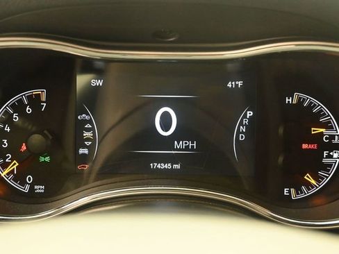 Used 2020 Jeep Grand Cherokee Altitude image 13