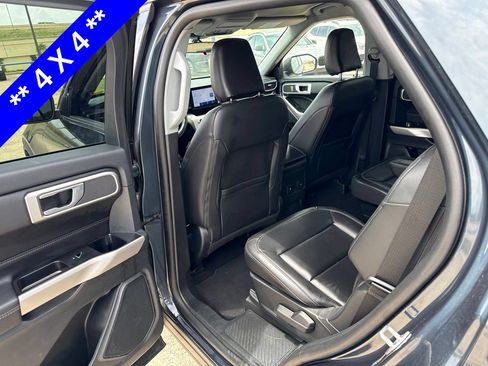 Used 2023 Ford Explorer XLT w/ Equipment Group 202A AWD/4WD image 8