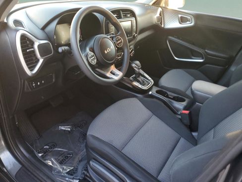 Used 2024 Kia Soul LX w/ Option Group 015 FWD image 14