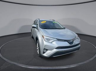 Used 2018 Toyota RAV4 Limited video 3