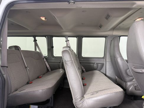Used 2025 Chevrolet Express 3500 LT w/ LT Preferred Equipment Group RWD image 13