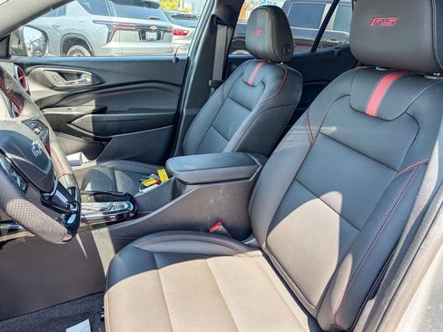 Used 2026 Chevrolet Trax RS FWD image 9