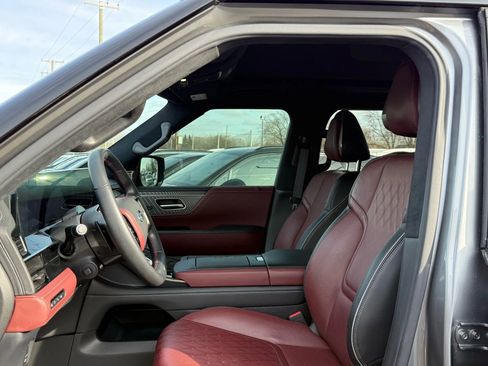 Used 2025 INFINITI QX80 Autograph image 15