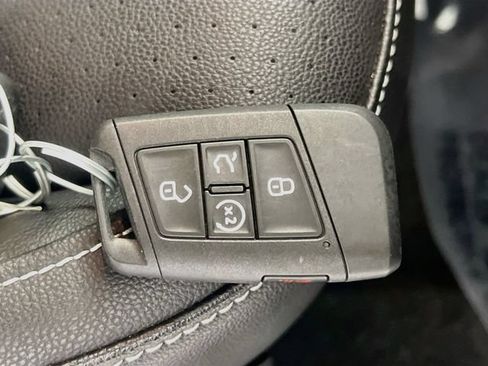 Used 2023 Volkswagen Jetta SE FWD image 33