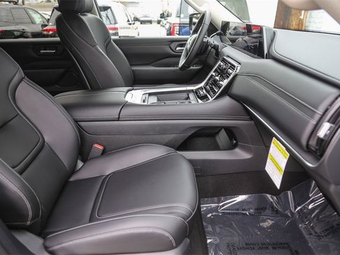 New 2026 Nissan Armada SV image 18