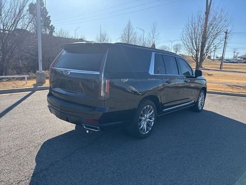 Used 2021 Cadillac Escalade ESV Premium Luxury Platinum image 4