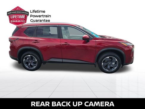 Used 2024 Nissan Rogue SV w/ SV Premium Package FWD image 7