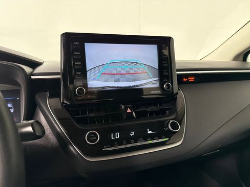 Used 2022 Toyota Corolla LE FWD image 16