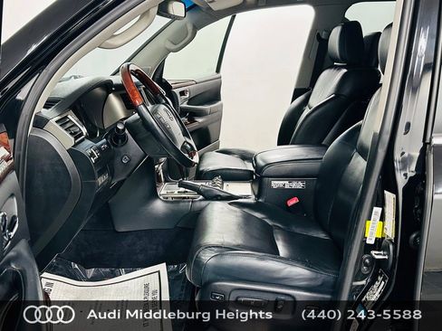 Used 2013 Lexus LX 570 4WD w/ Luxury Pkg w/Pre-crash image 10