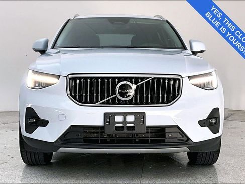 Certified 2025 Volvo XC40 B5 Plus image 5