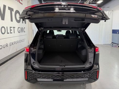 Used 2025 Volkswagen Tiguan SEL R-Line AWD/4WD image 38