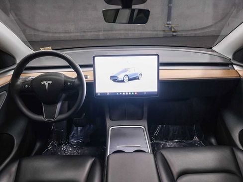 Used 2023 Tesla Model Y 2WD image 15