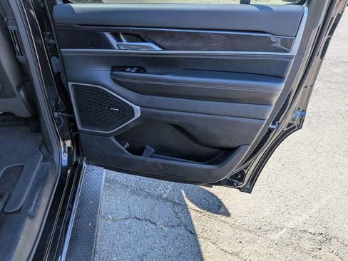 Certified 2024 Jeep Wagoneer 4WD image 24