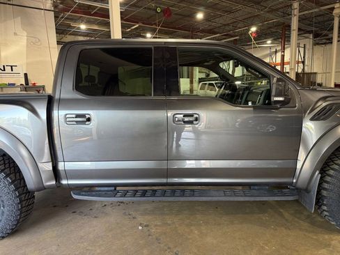 Used 2018 Ford F150 Raptor w/ Equipment Group 802A Luxury AWD/4WD image 18