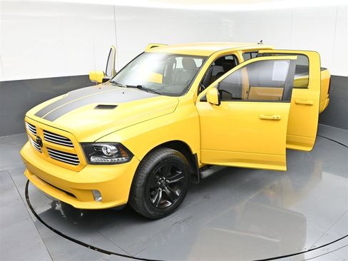 Used 2016 RAM 1500 Sport w/ Stinger Yellow Sport Package AWD/4WD image 39