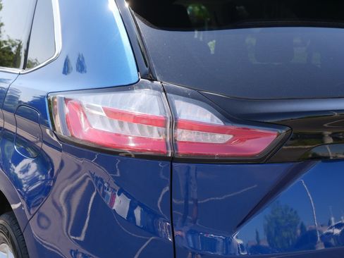 Used 2021 Ford Edge Titanium w/ Class II Trailer Tow Package AWD/4WD image 17