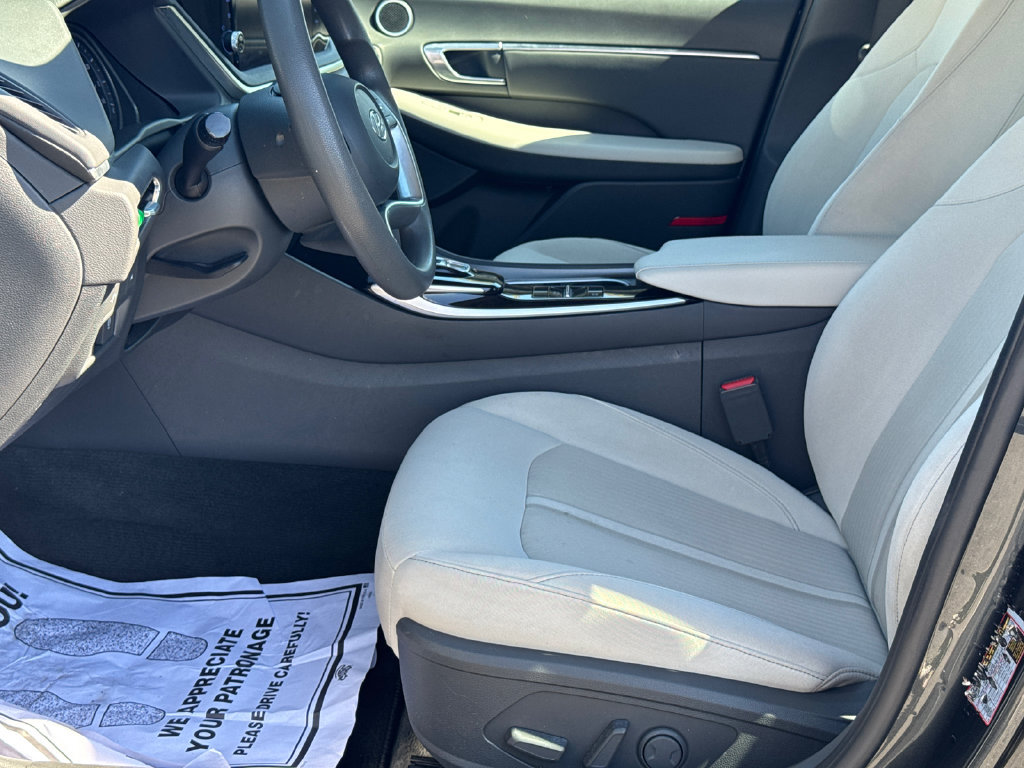 Used 2023 Hyundai Sonata SEL w/ Cargo Package FWD image 2