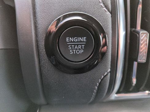 Used 2025 Ford Expedition Max Platinum image 17