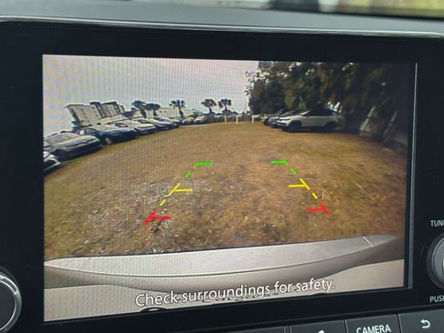 Used 2025 Nissan Rogue SV image 25