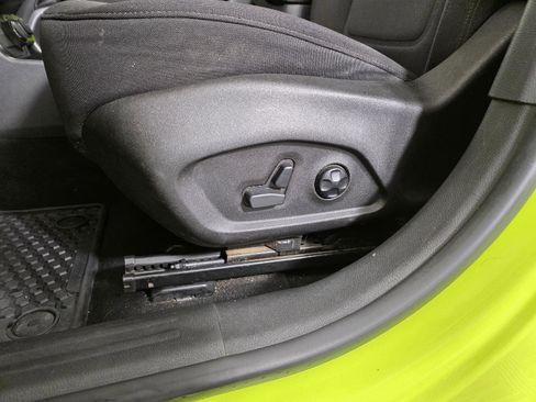 Used 2018 Jeep Renegade Latitude w/ Cold Weather Group image 13