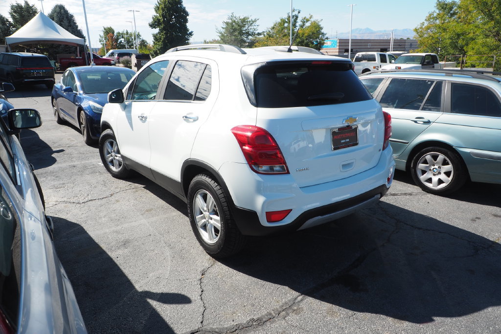 Used 2019 Chevrolet Trax LT w/ LT Convenience Package FWD image 4