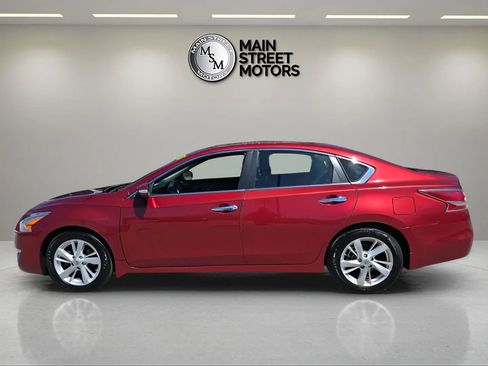 Used 2015 Nissan Altima 2.5 SV w/ Convenience Package FWD image 2
