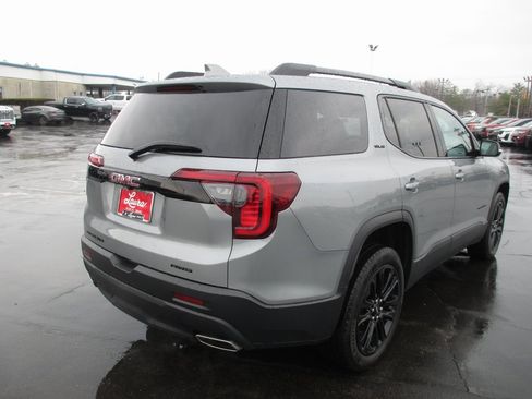 Used 2023 GMC Acadia SLE w/ Driver Convenience Package image 5
