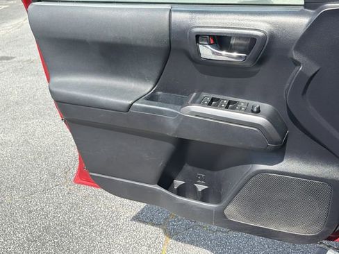 Used 2020 Toyota Tacoma TRD Sport w/ Technology Package RWD image 16