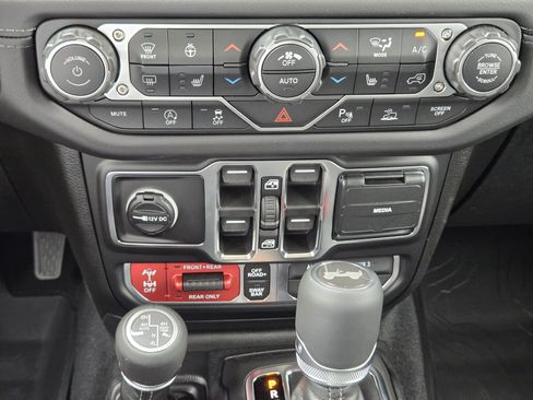 New 2026 Jeep Wrangler Unlimited Rubicon AWD/4WD image 16