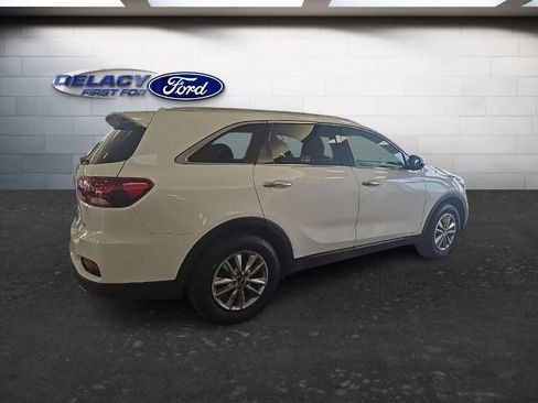 Used 2019 Kia Sorento LX w/ LX Convenience Package image 7