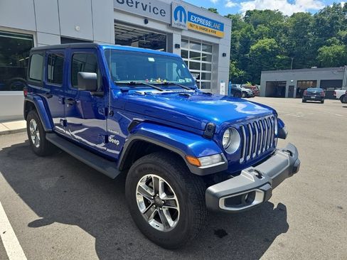 Used 2018 Jeep Wrangler Unlimited Sahara w/ Cold Weather Group AWD/4WD image 1