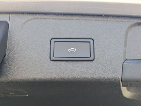 New 2026 Volkswagen Atlas SE image 14