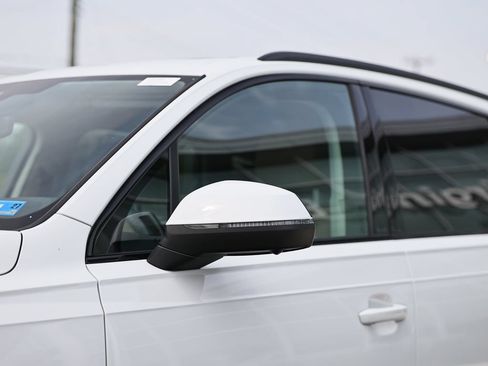 Used 2025 Audi Q7 2.0T Premium Plus AWD/4WD image 11