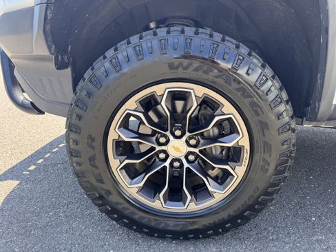 Used 2018 Chevrolet Colorado ZR2 AWD/4WD image 11